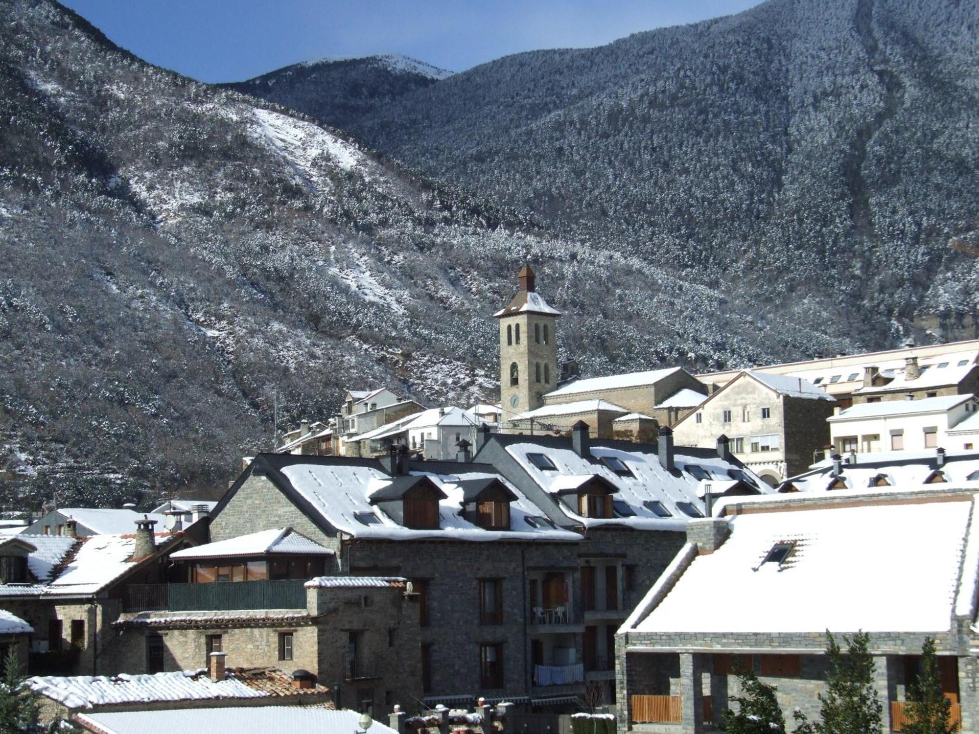 Tierra De Biescas Hotell Exteriör bild
